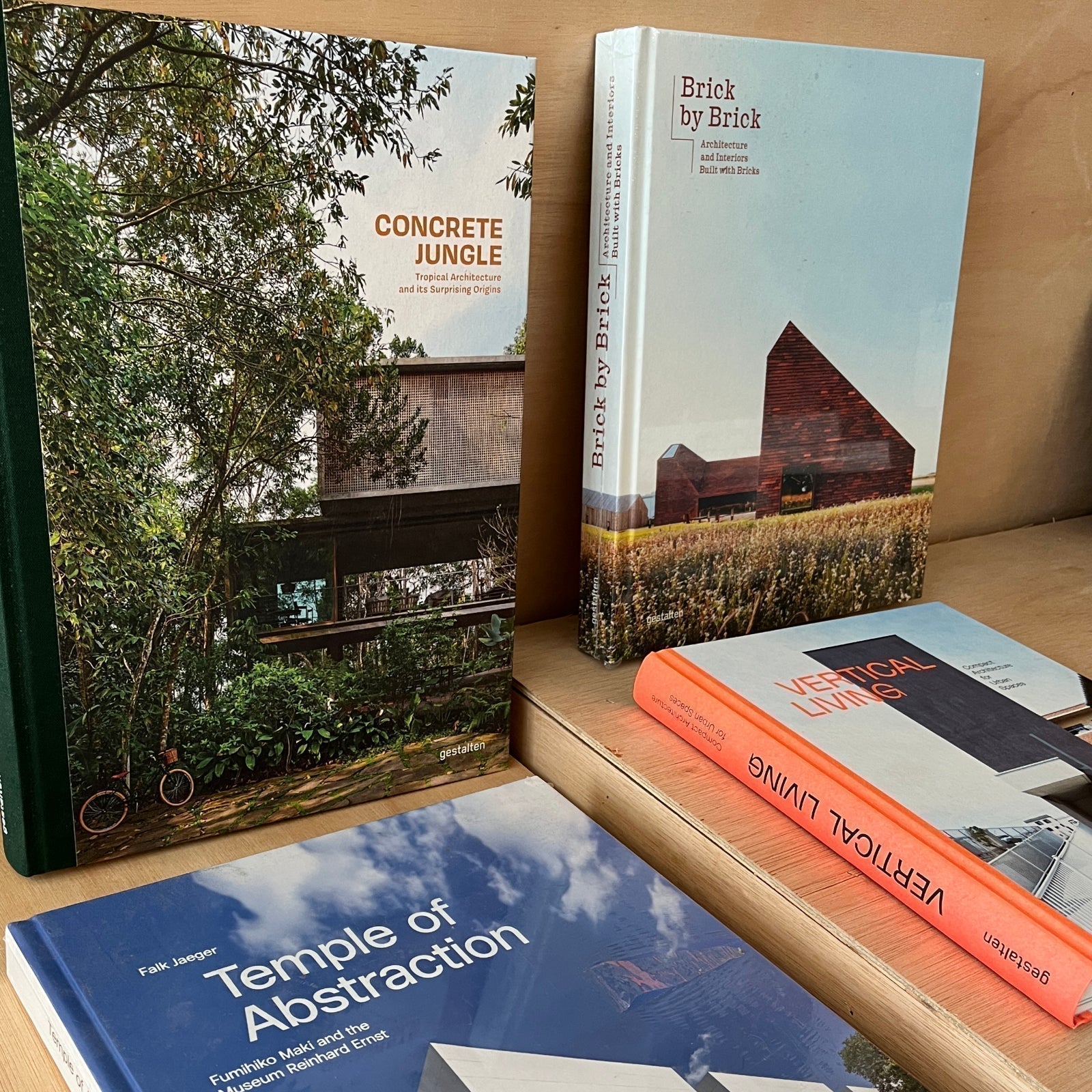 No.3 Book Club  / Architecture