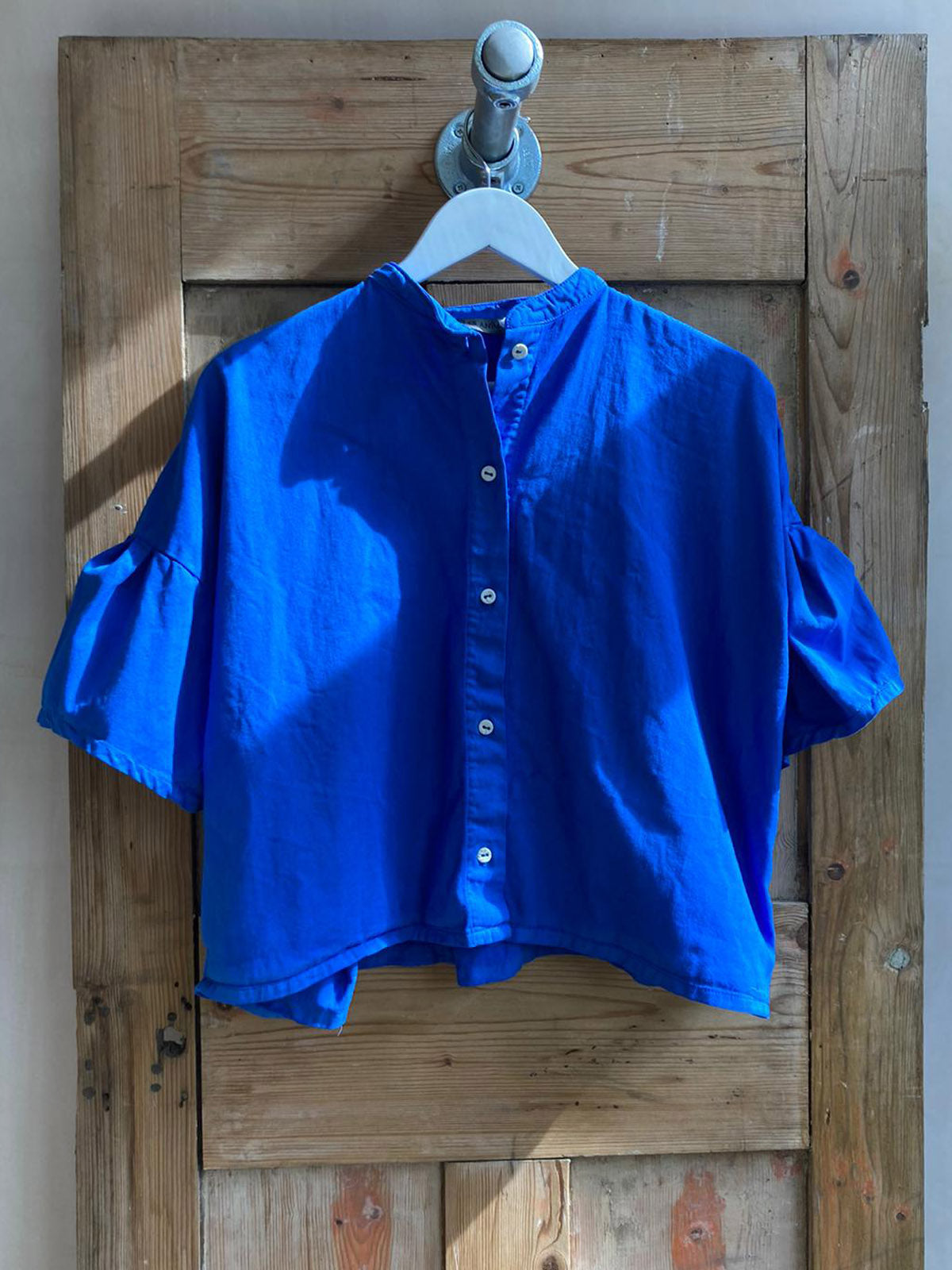 Les Animaux Simple Poet Sleeve Blouse