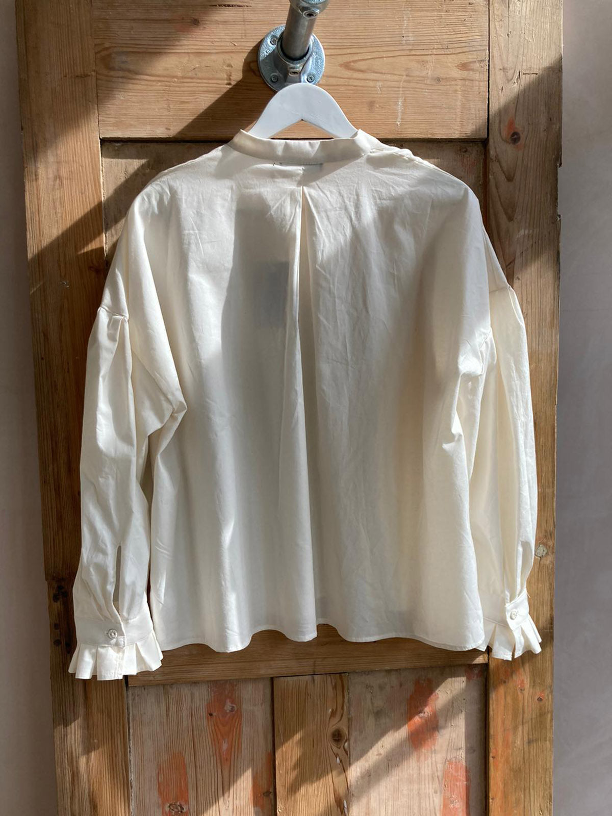 Les Animaux Pleated Long Sleeve Poet Blouse Ecru